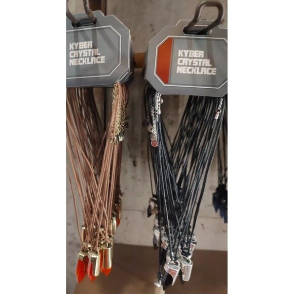 Disney Parks Kyber Crystal Necklace‎ Black Star Wars Galaxy’s Edge NEW - Picture 1 of 3